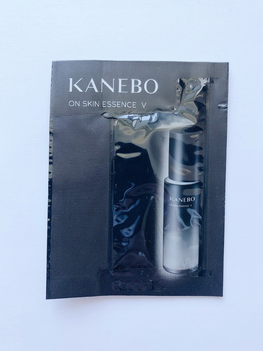 10/$10 KANEBO On Skin Essence V Sample Japanese beauty